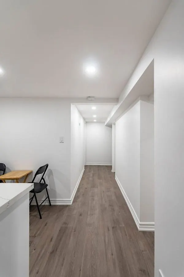 Simple & Tidy Private Rooms Toronto