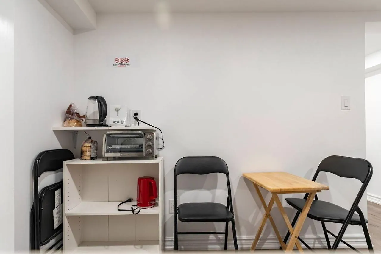 Simple & Tidy Private Rooms Toronto Canada