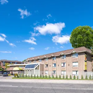 Super 8 By Wyndham East On Hotel