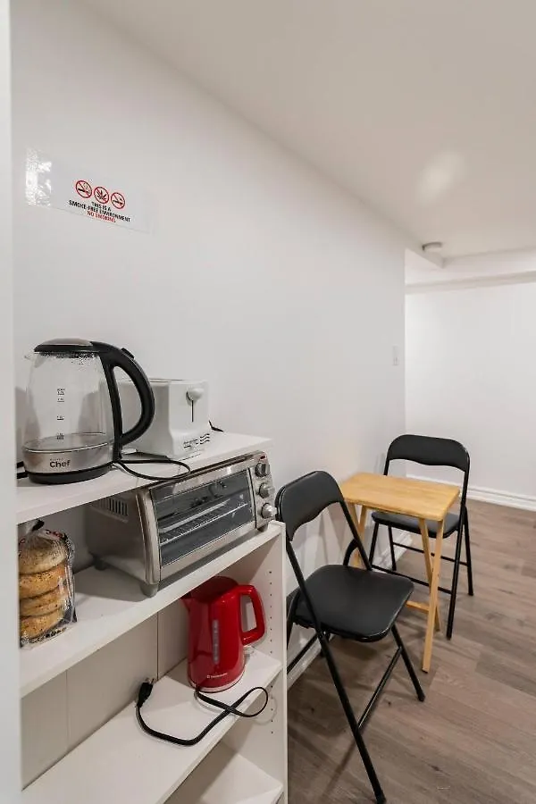 Πανσιόν Simple & Tidy Private Rooms Τορόντο Καναδάς